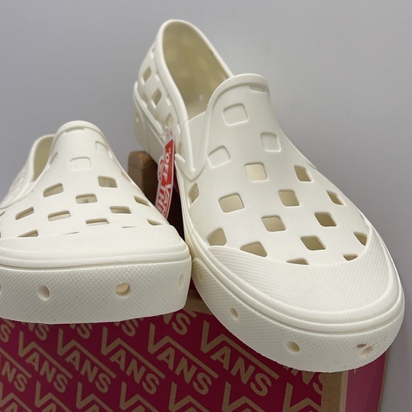 Vans Men’s Slip-On Trk
Marshmallow
VN0A5HF8FS8
Sneakers - Picture 6 of 16